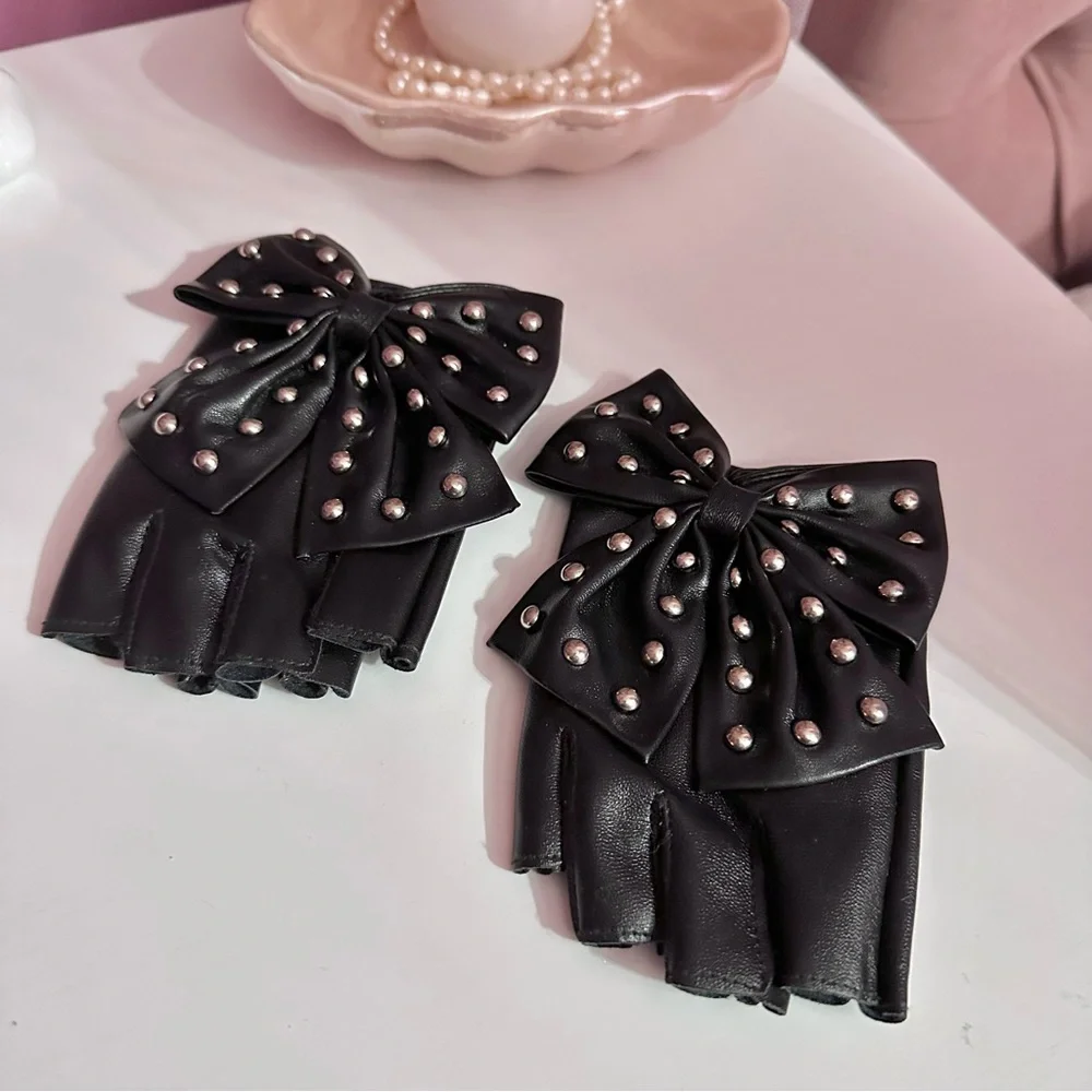 Leatherette Studded Bow Gloves